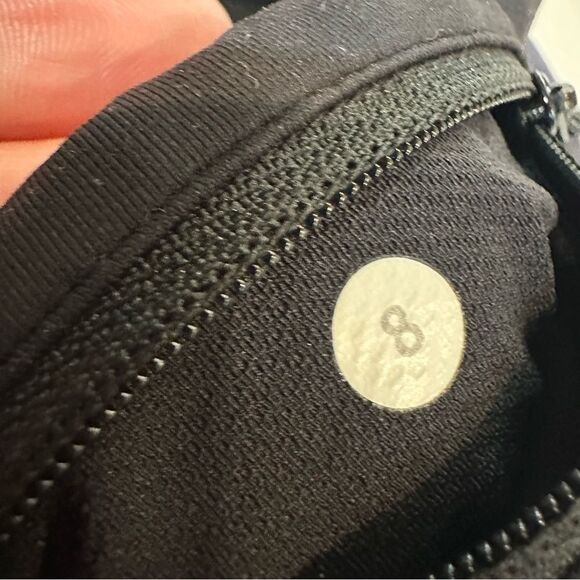 Lululemon | size 8 Speed Up Low-Rise Lined Short 2.5" - Picture 4 of 6